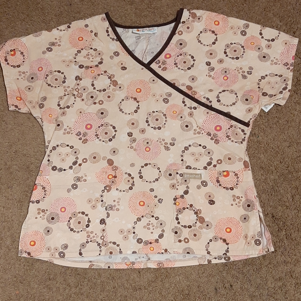 NWOT Peaches scrub top